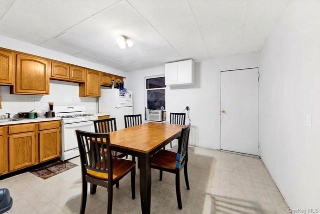 11 N 6th Avenue, Mount Vernon, NY 10550