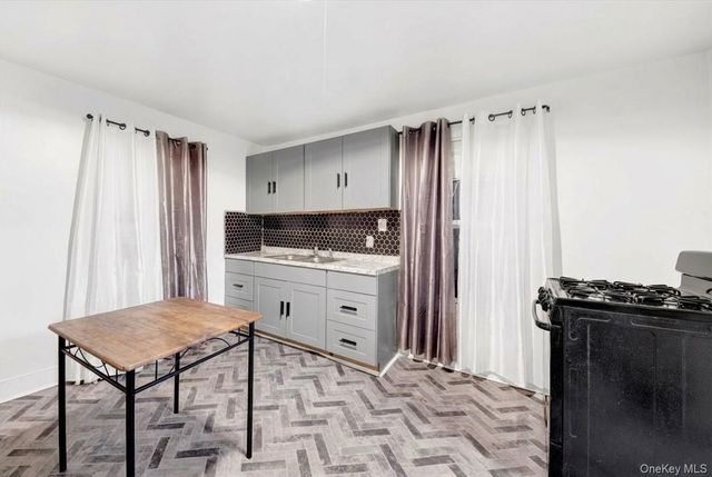 11 N 6th Avenue, Mount Vernon, NY 10550