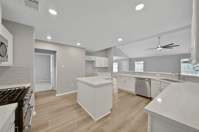 7706 Kempsey Lane, Houston, TX 77040