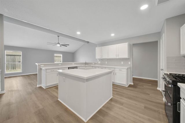 7706 Kempsey Lane, Houston, TX 77040