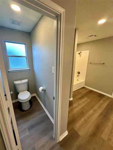 7706 Kempsey Lane, Houston, TX 77040