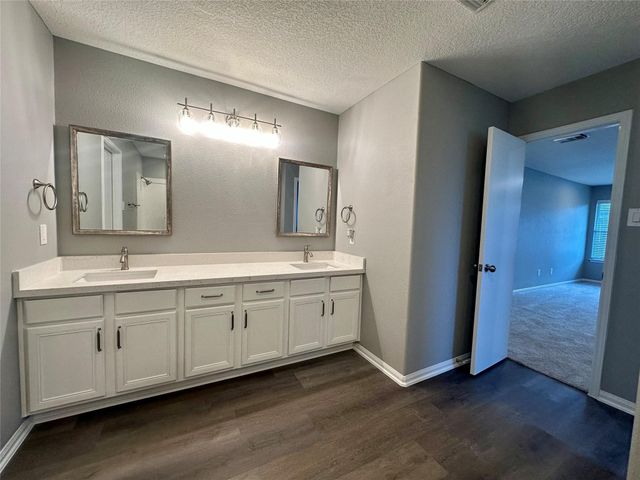 7706 Kempsey Lane, Houston, TX 77040