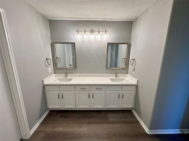 7706 Kempsey Lane, Houston, TX 77040