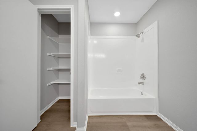 7706 Kempsey Lane, Houston, TX 77040