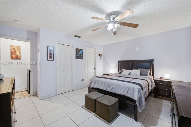 16478 SW 99th St, Miami, FL 33196