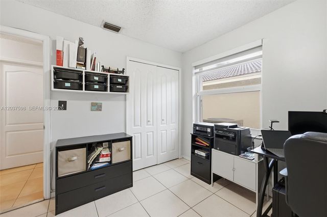 16478 SW 99th St, Miami, FL 33196