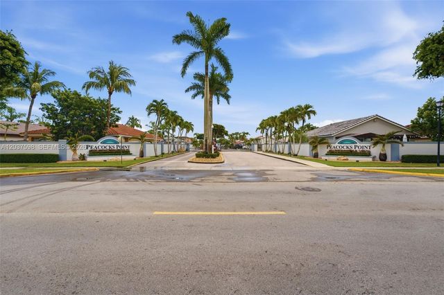 16478 SW 99th St, Miami, FL 33196