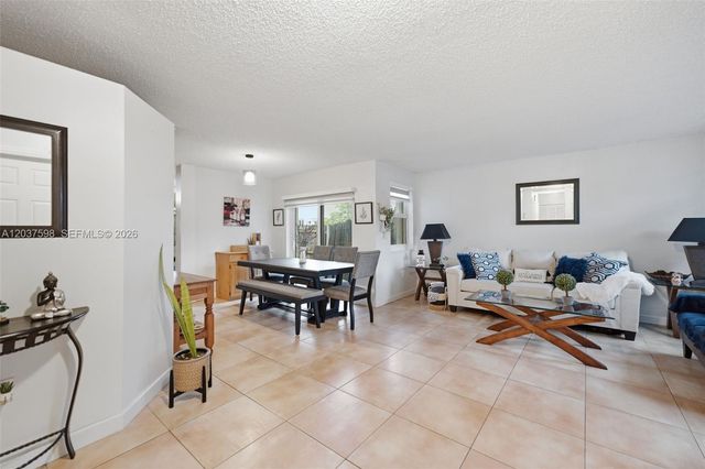 16478 SW 99th St, Miami, FL 33196