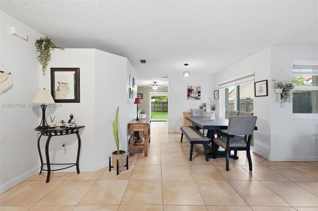 16478 SW 99th St, Miami, FL 33196