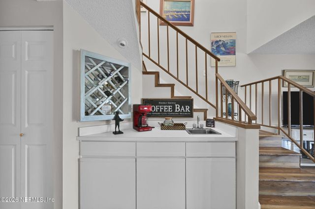 7701 BAYMEADOWS Circle W 1025, Jacksonville, FL 32256