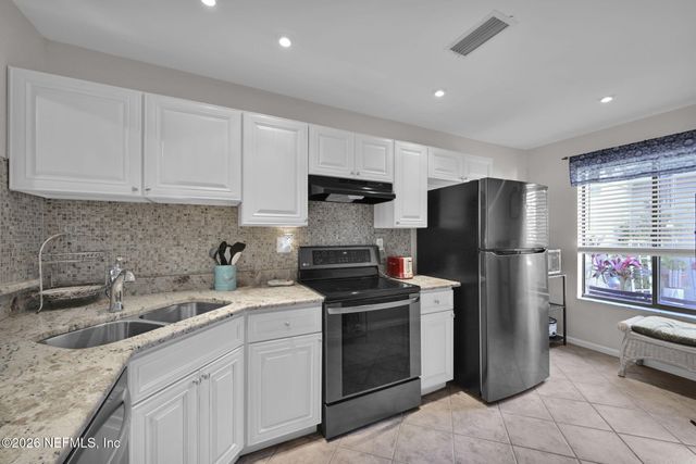 7701 BAYMEADOWS Circle W 1025, Jacksonville, FL 32256