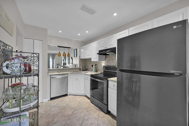 7701 BAYMEADOWS Circle W 1025, Jacksonville, FL 32256