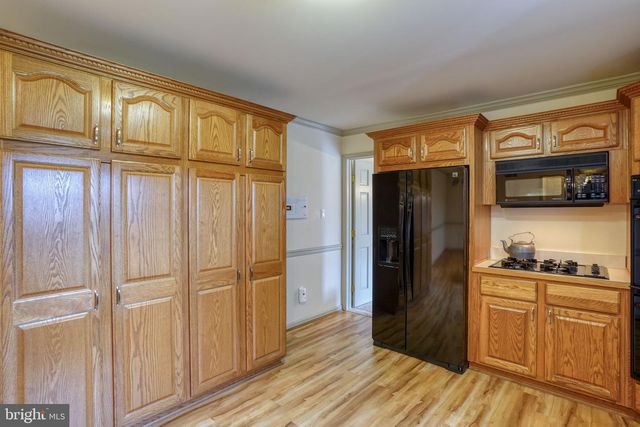 2392 HAZLETTVILLE RD, Dover, DE 19904