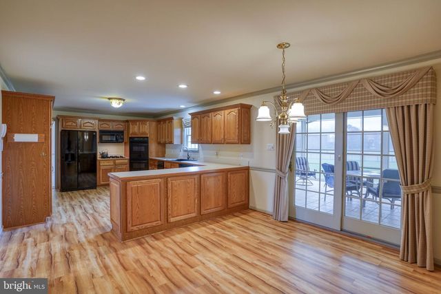 2392 HAZLETTVILLE RD, Dover, DE 19904