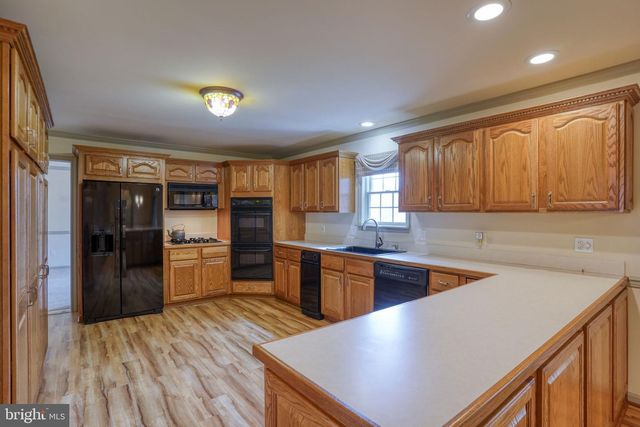 2392 HAZLETTVILLE RD, Dover, DE 19904