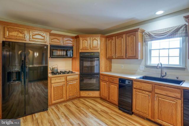 2392 HAZLETTVILLE RD, Dover, DE 19904