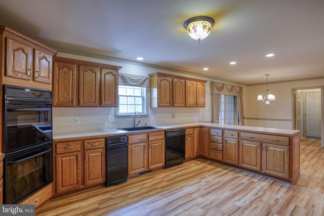 2392 HAZLETTVILLE RD, Dover, DE 19904