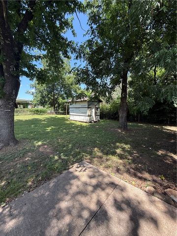 504 W 19th Street, Russellville, AR 72801