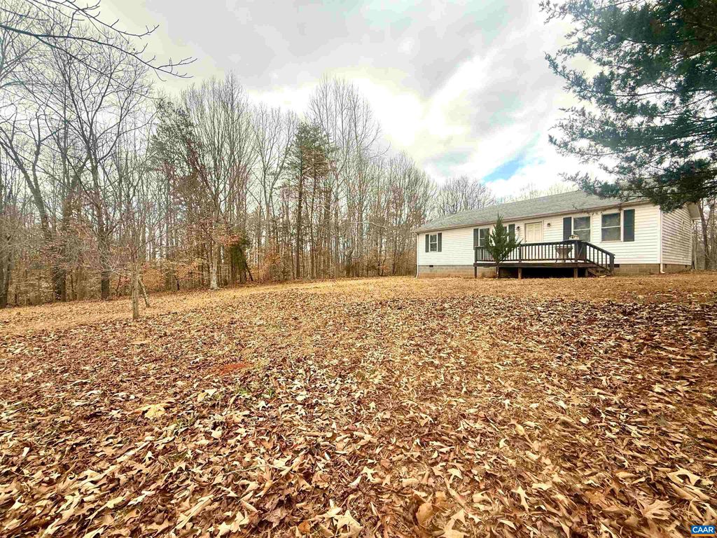 581 BRICK HOUSE RD, Louisa, VA 23093