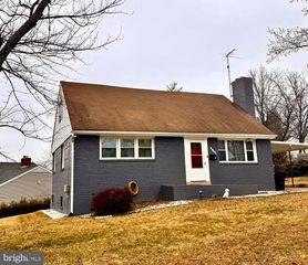 8300 LARCHWOOD ST, Hyattsville, MD 20784