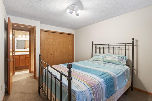 4249 Boulder Ridge Point, Eagan, MN 55122