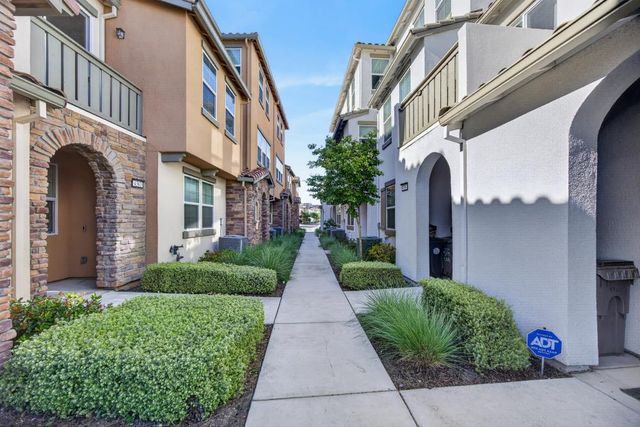 4363 GARONNE Walk, Sacramento, CA 95834