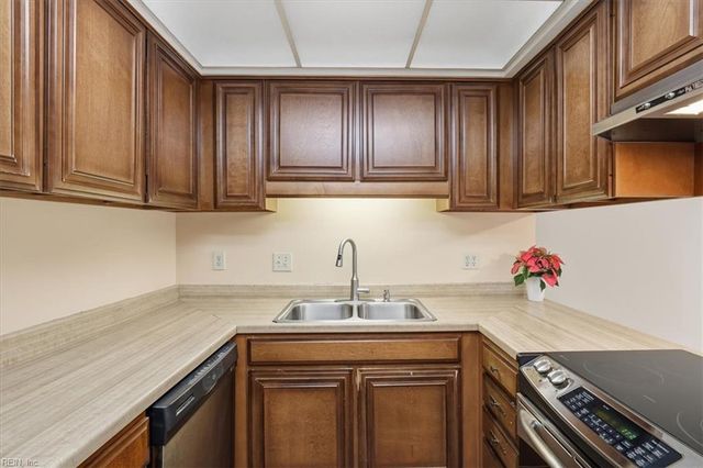 1221 Botetourt GDNS, Norfolk, VA 23517