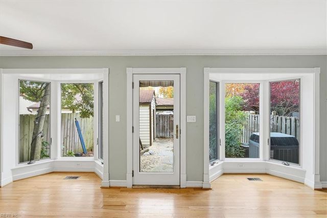 1221 Botetourt GDNS, Norfolk, VA 23517