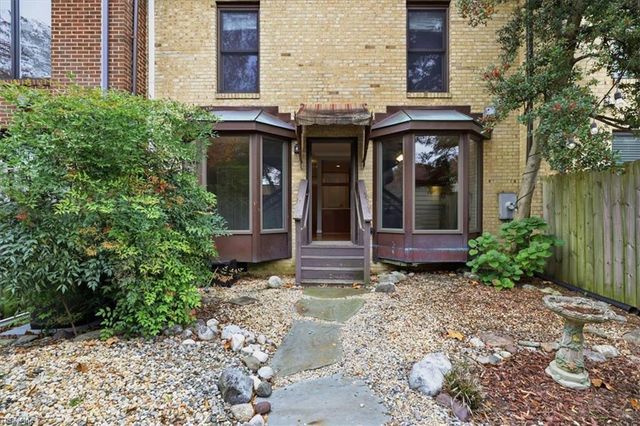 1221 Botetourt GDNS, Norfolk, VA 23517