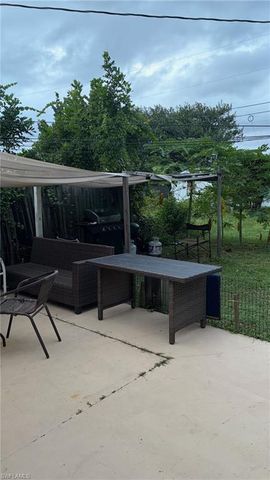 1113 VINEYARD PL, Lehigh Acres, FL 33936