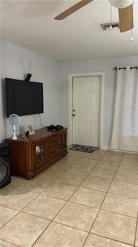 1113 VINEYARD PL, Lehigh Acres, FL 33936