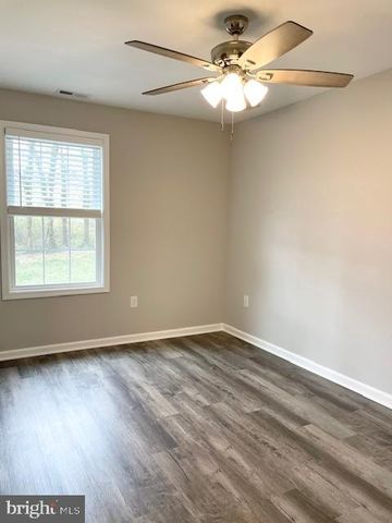 31 W DUCK ST, Front Royal, VA 22630