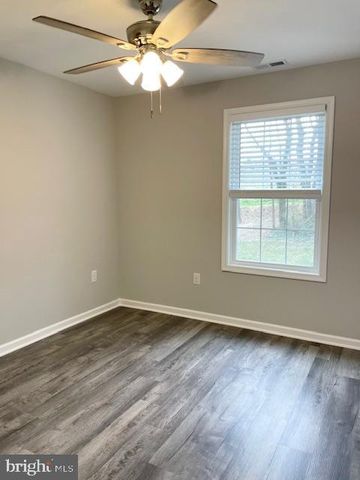 31 W DUCK ST, Front Royal, VA 22630