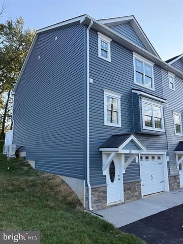 31 W DUCK ST, Front Royal, VA 22630