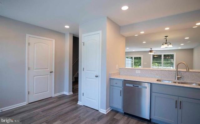 31 W DUCK ST, Front Royal, VA 22630