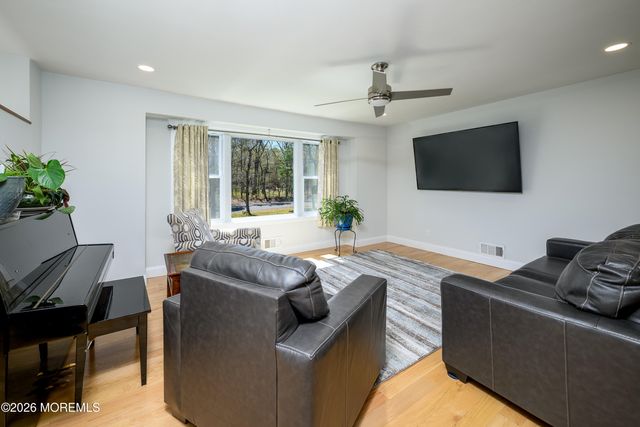 600 Oakwood Avenue, Jackson, NJ 08527