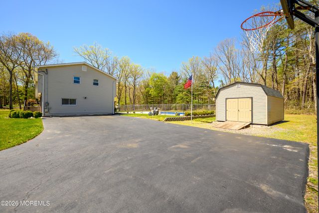 600 Oakwood Avenue, Jackson, NJ 08527