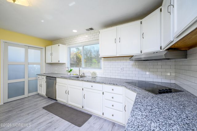 600 Oakwood Avenue, Jackson, NJ 08527