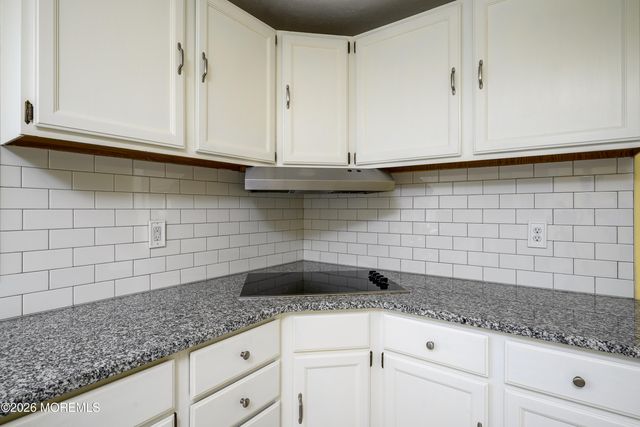 600 Oakwood Avenue, Jackson, NJ 08527