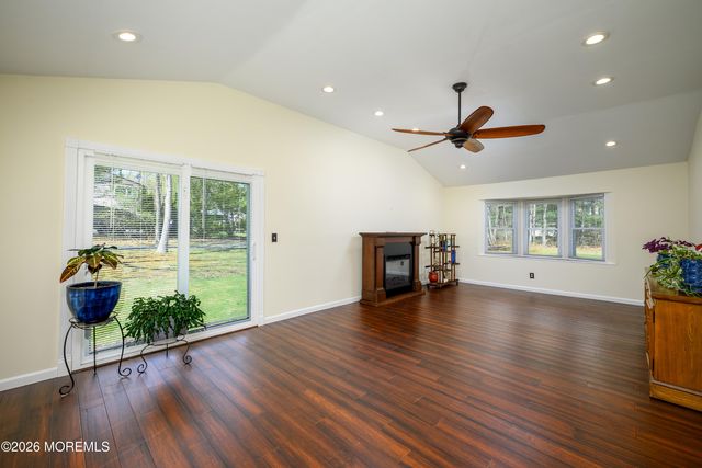 600 Oakwood Avenue, Jackson, NJ 08527