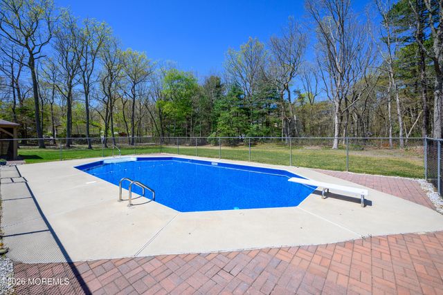 600 Oakwood Avenue, Jackson, NJ 08527