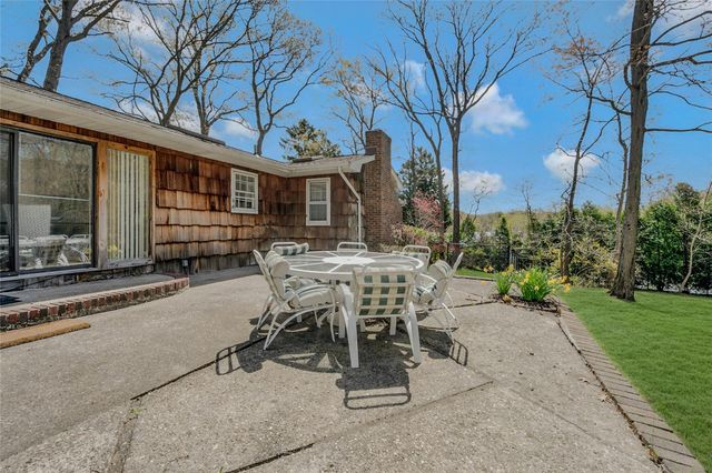 10 Ellen Drive, Port Jefferson, NY 11777