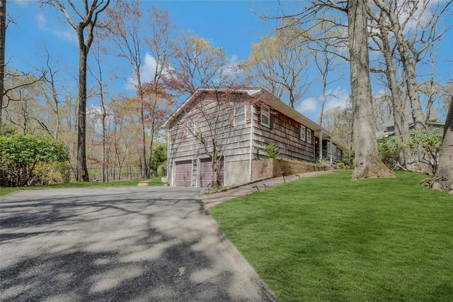 10 Ellen Drive, Port Jefferson, NY 11777