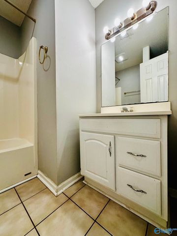 199 Tanner Point Drive, New Market, AL 35761
