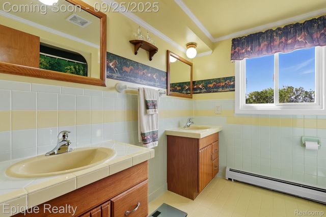 6742 Marsh Road, Cottrellville Township, MI 48039