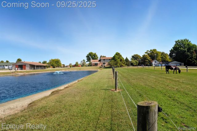 6742 Marsh Road, Cottrellville Township, MI 48039