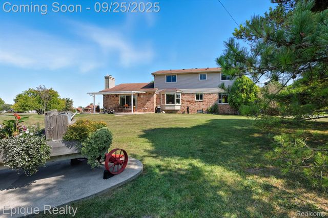 6742 Marsh Road, Cottrellville Township, MI 48039