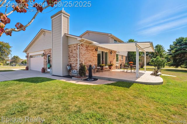 6742 Marsh Road, Cottrellville Township, MI 48039