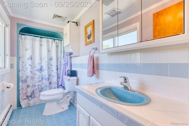 6742 Marsh Road, Cottrellville Township, MI 48039