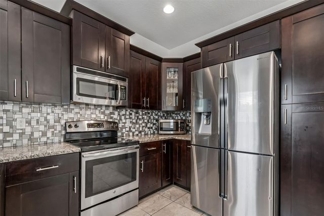 6105 MERRIFIELD DRIVE, Zephyrhills, FL 33541